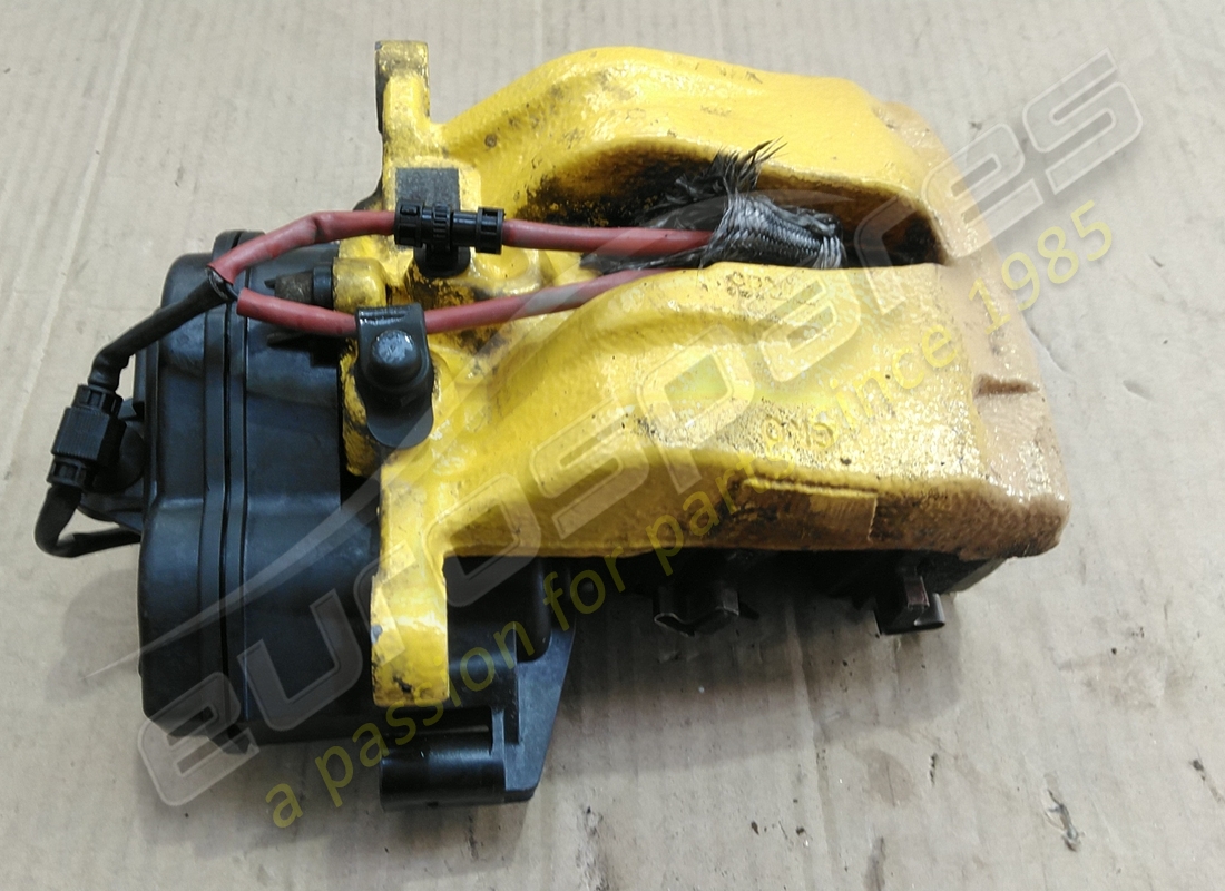 CARCASA DE PISTÓN Lamborghini USADA CON . NÚMERO DE PARTE 4ML615404H (1)