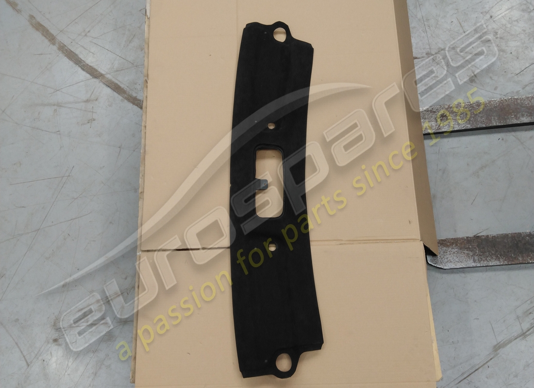 PANEL DE ACABADO Lamborghini USADO, HORMIGA DE PARTE DEL TECHO. . NÚMERO DE PARTE 476867512C (1)