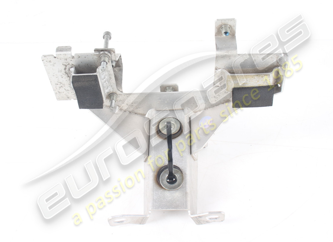 SOPORTE DE MONTAJE DE BOMBA USADO Ferrari. NÚMERO DE PIEZA 314656 (1)