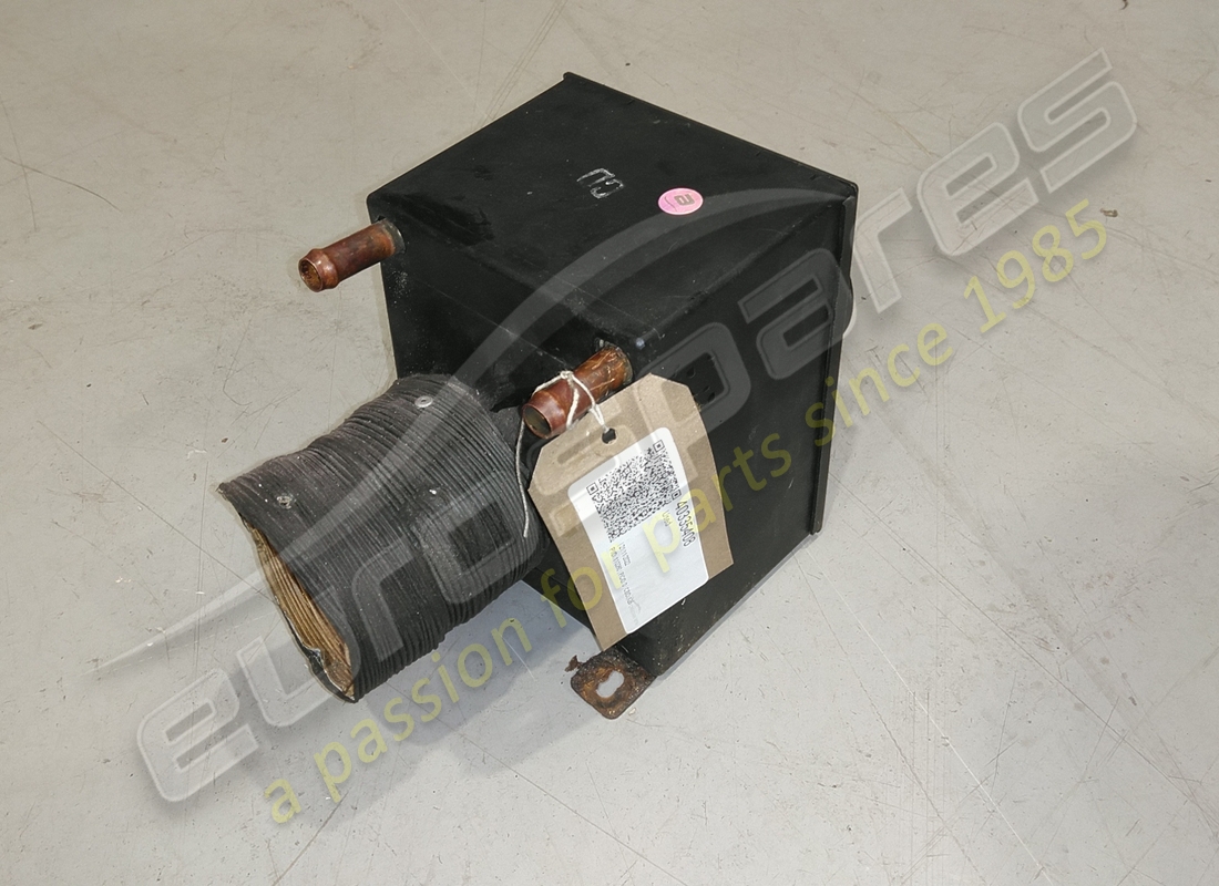 CAJA DE CALENTADOR RH Ferrari USADA RHD. NÚMERO DE PARTE 40335408 (1)