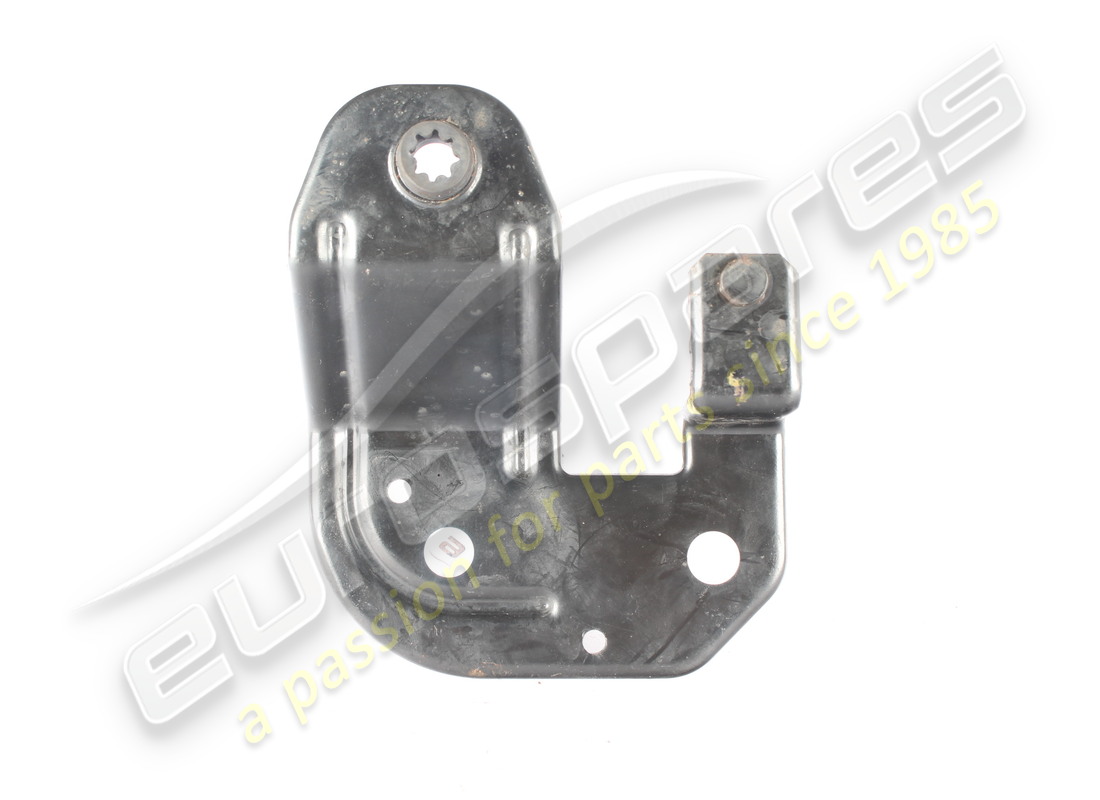 SOPORTE DE FILTRO USADO Maserati. NÚMERO DE PIEZA 670006753 (1)