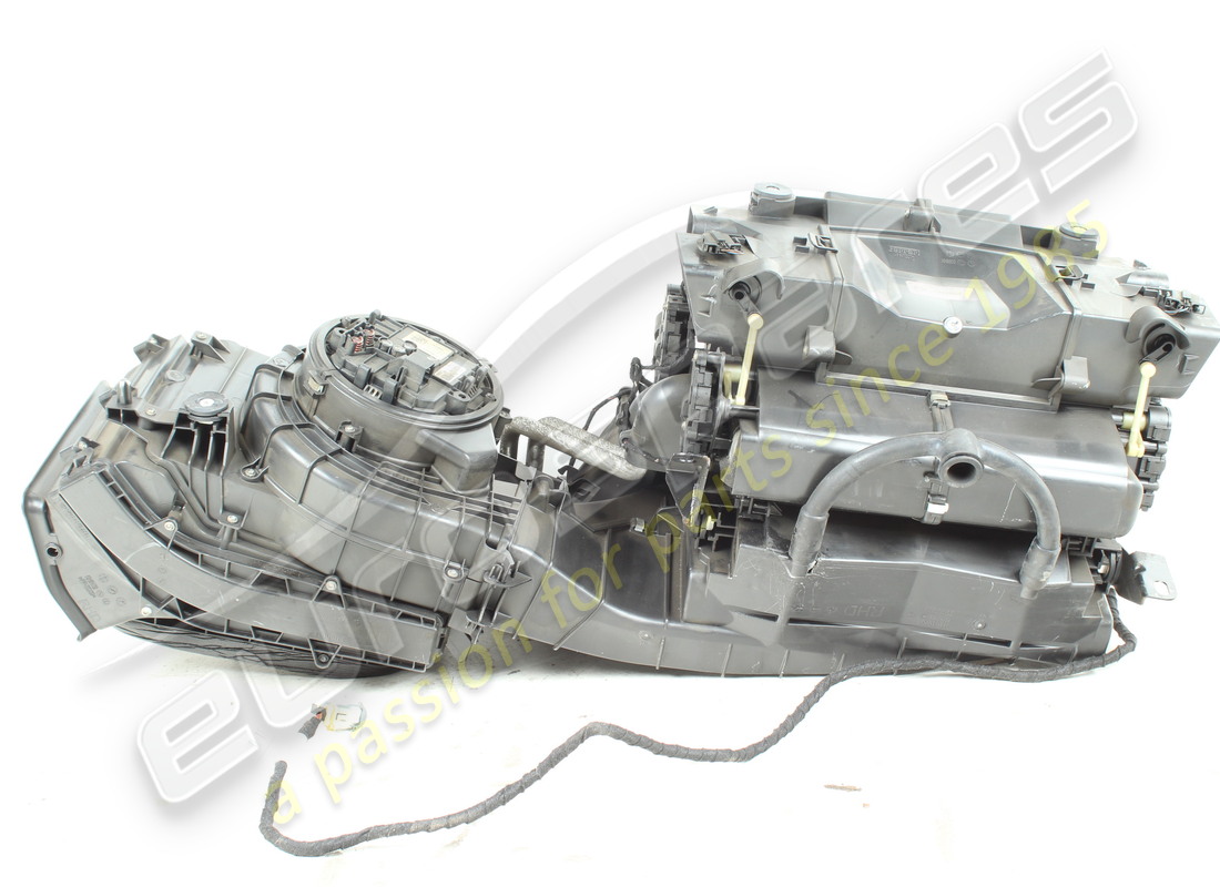UNIDAD DE AIRE ACONDICIONADO COMPLETA DAÑADA Ferrari. NÚMERO DE PIEZA 781682 (1)