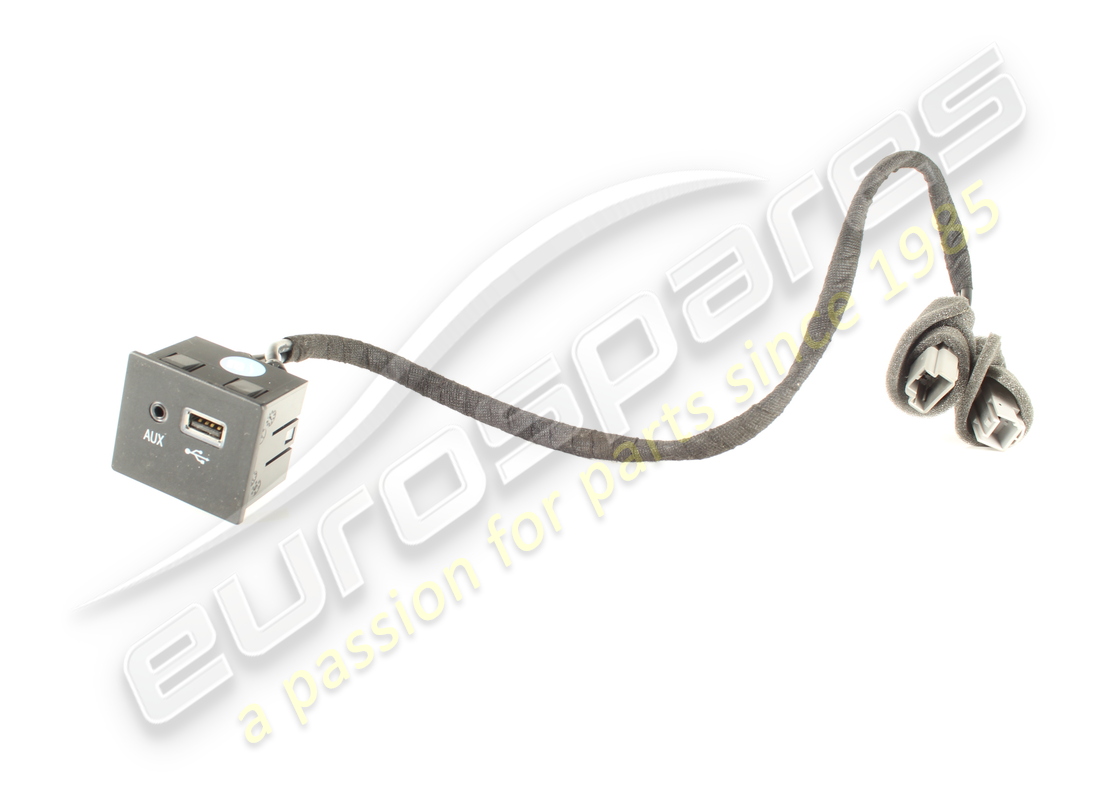 USADO Maserati ENTRADA AUXILIAR + USB EN TU CENTRAL. NÚMERO DE PIEZA 670009770 (1)
