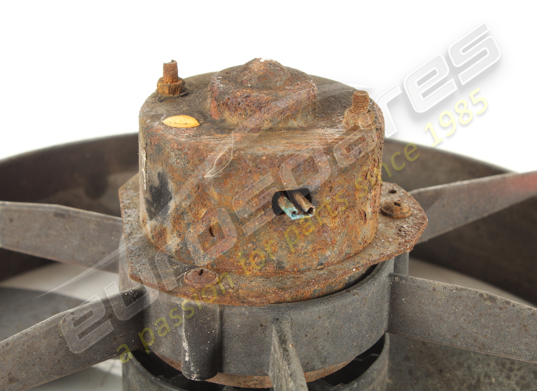 VENTILADOR ELÉCTRICO COMPLETO USADO FERRARI PARA CONDENSADOR DE AIRE ACONDICIONADO. NÚMERO DE PIEZA 65519200 (3) ventilador eléctrico completo usado ferrari para condensador de aire acondicionado. número de pieza 65519200 (3)