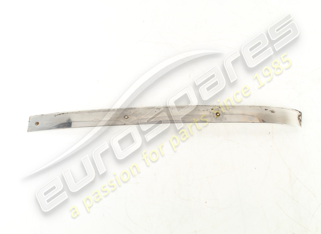 MOLDURA DE PILAR DELANTERO IZQUIERDO Ferrari USADA. NÚMERO DE PIEZA 2574422108 (1)