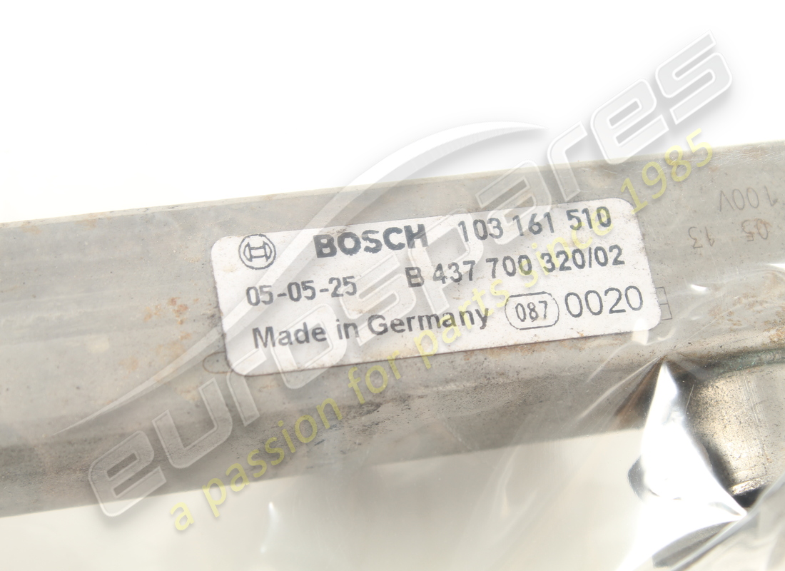 TUBO DE COMBUSTIBLE MASERATI USADO CON INYECTORES. NÚMERO DE PARTE 215337 (5) tubo de combustible maserati usado con inyectores. número de parte 215337 (5)