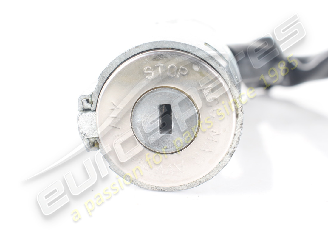 CUERPO DE BLOQUEO DE DIRECCIÓN USADO MASERATI. NÚMERO DE PIEZA 373400001 (8) cuerpo de bloqueo de dirección usado maserati. número de pieza 373400001 (8)