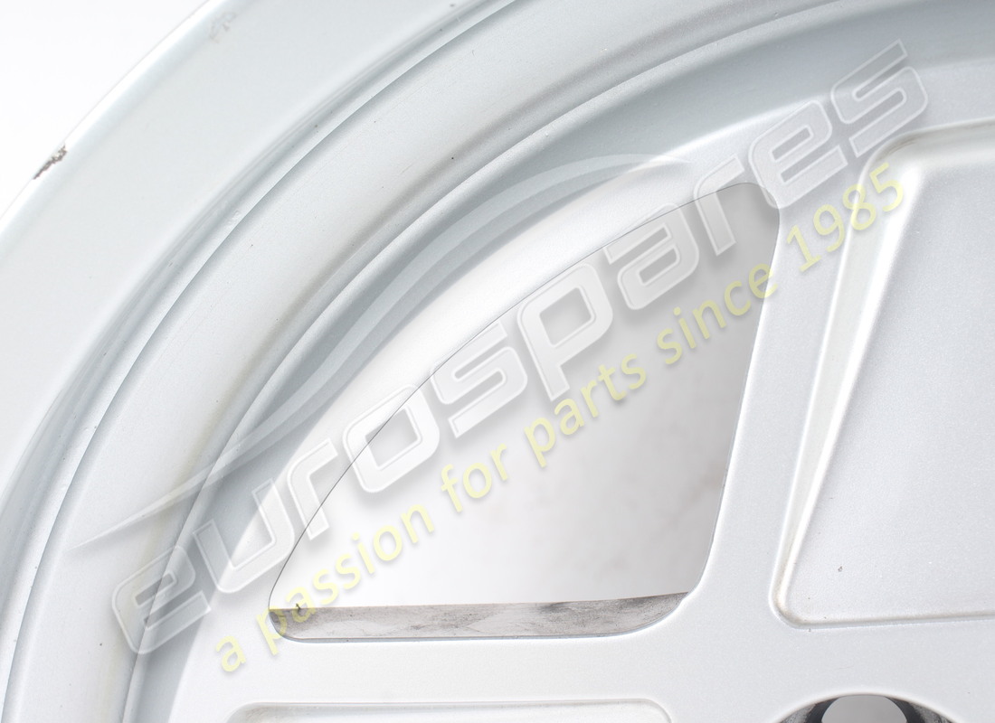 RUEDA DELANTERA USADA FERRARI 7JX16. NÚMERO DE PIEZA 137079 (2) rueda delantera usada ferrari 7jx16. número de pieza 137079 (2)