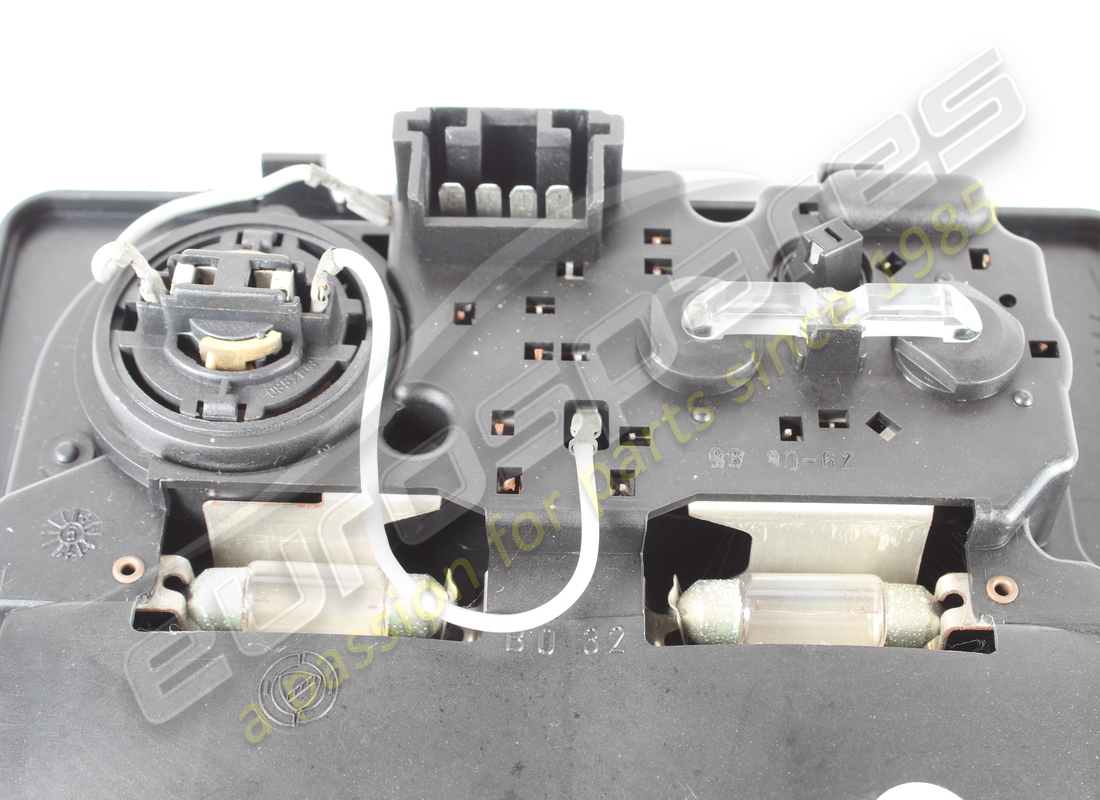 lámpara maserati usada. número de parte 373100117 (6)