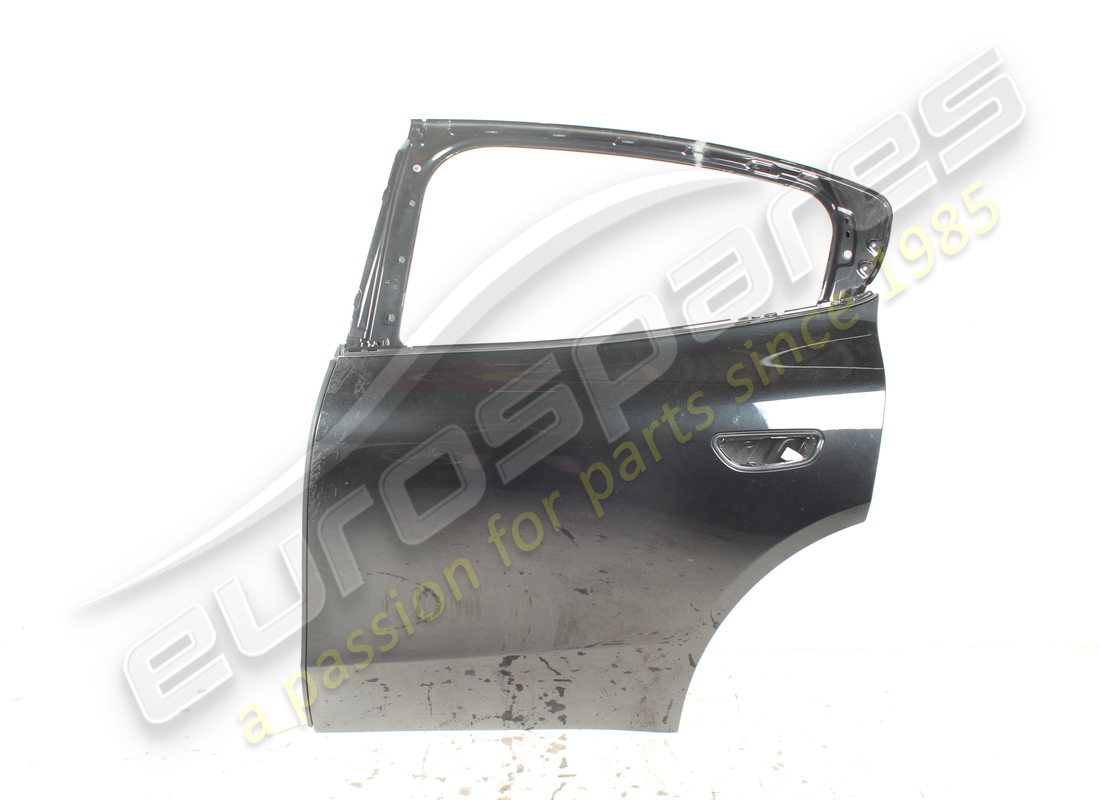 PUERTA TRASERA IZQUIERDA USADA Maserati. NÚMERO DE PIEZA 673013827 (1)