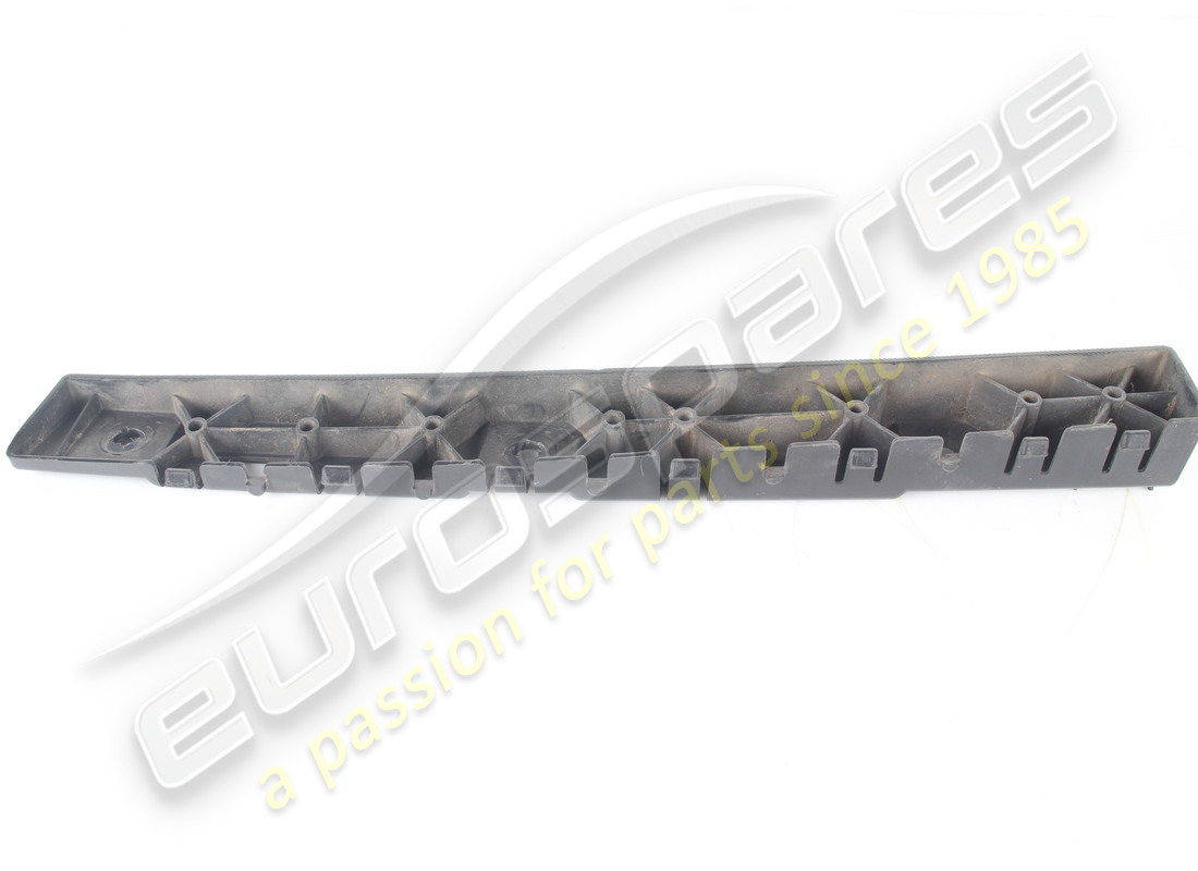 USADO FERRARI SOPORTE DE MOLDURA DE UMBRAL TRASERO DERECHO. NÚMERO DE PIEZA 87583100 (3) usado ferrari soporte de moldura de umbral trasero derecho. número de pieza 87583100 (3)