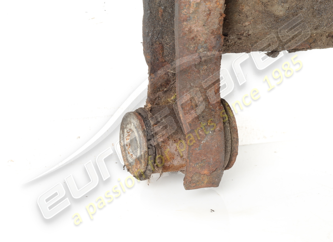 palanca inferior de suspensión delantera izquierda usada ferrari. número de pieza 115707 (2)