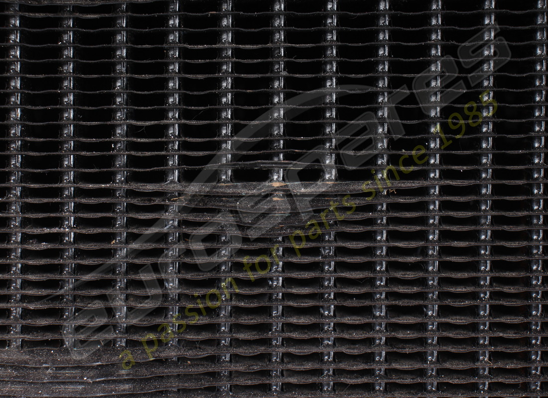 radiador de agua ferrari usado. número de parte 126879 (6)