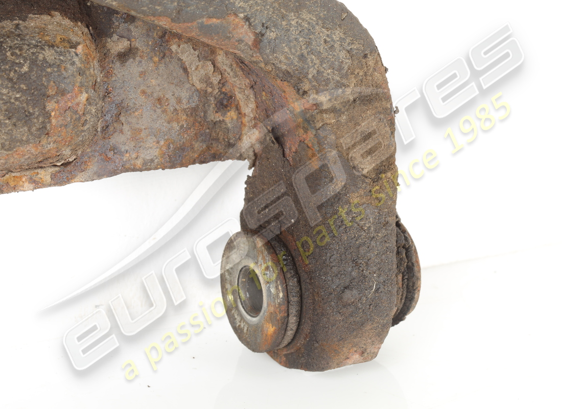 palanca inferior de suspensión delantera izquierda usada ferrari. número de pieza 115707 (3)