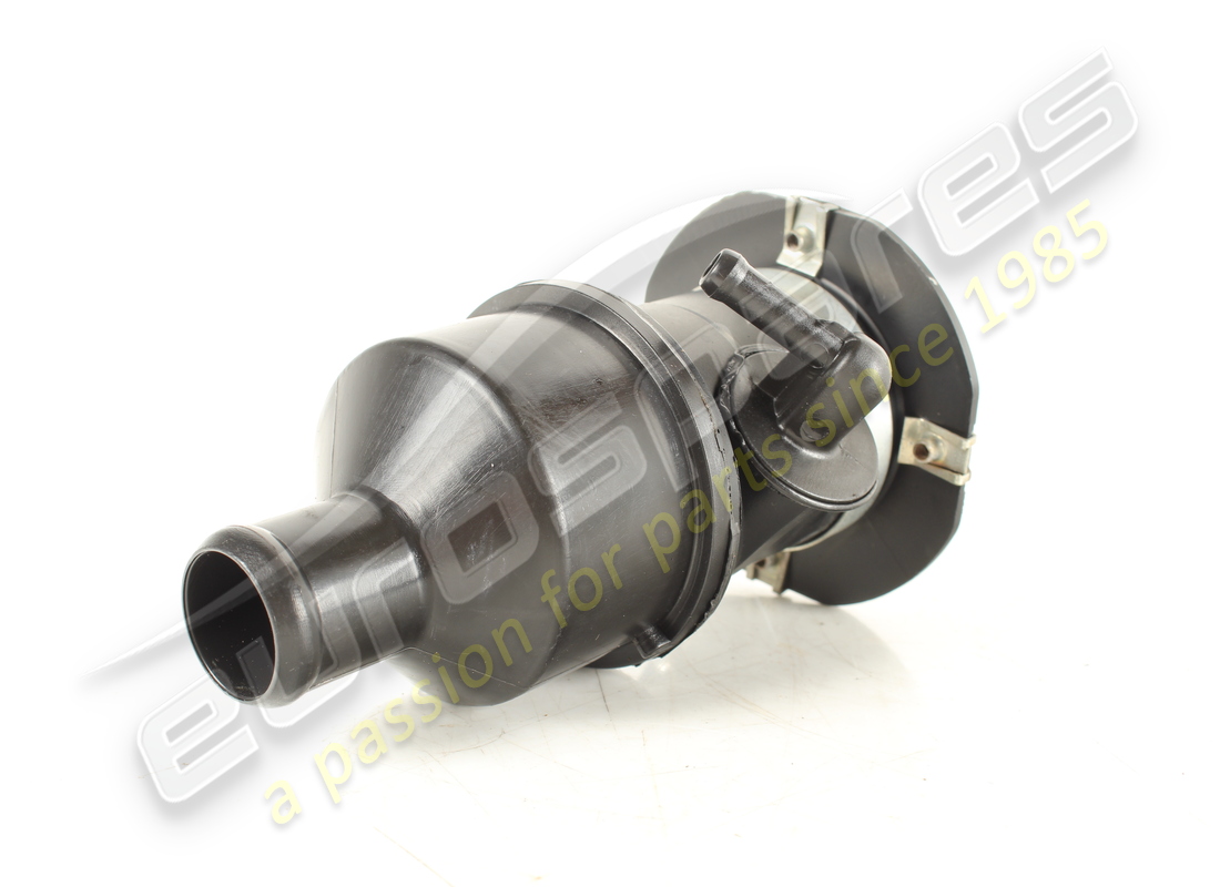 CUELLO DE LLENADO DE COMBUSTIBLE MASERATI USADO. NÚMERO DE PARTE 222257 (4) cuello de llenado de combustible maserati usado. número de parte 222257 (4)