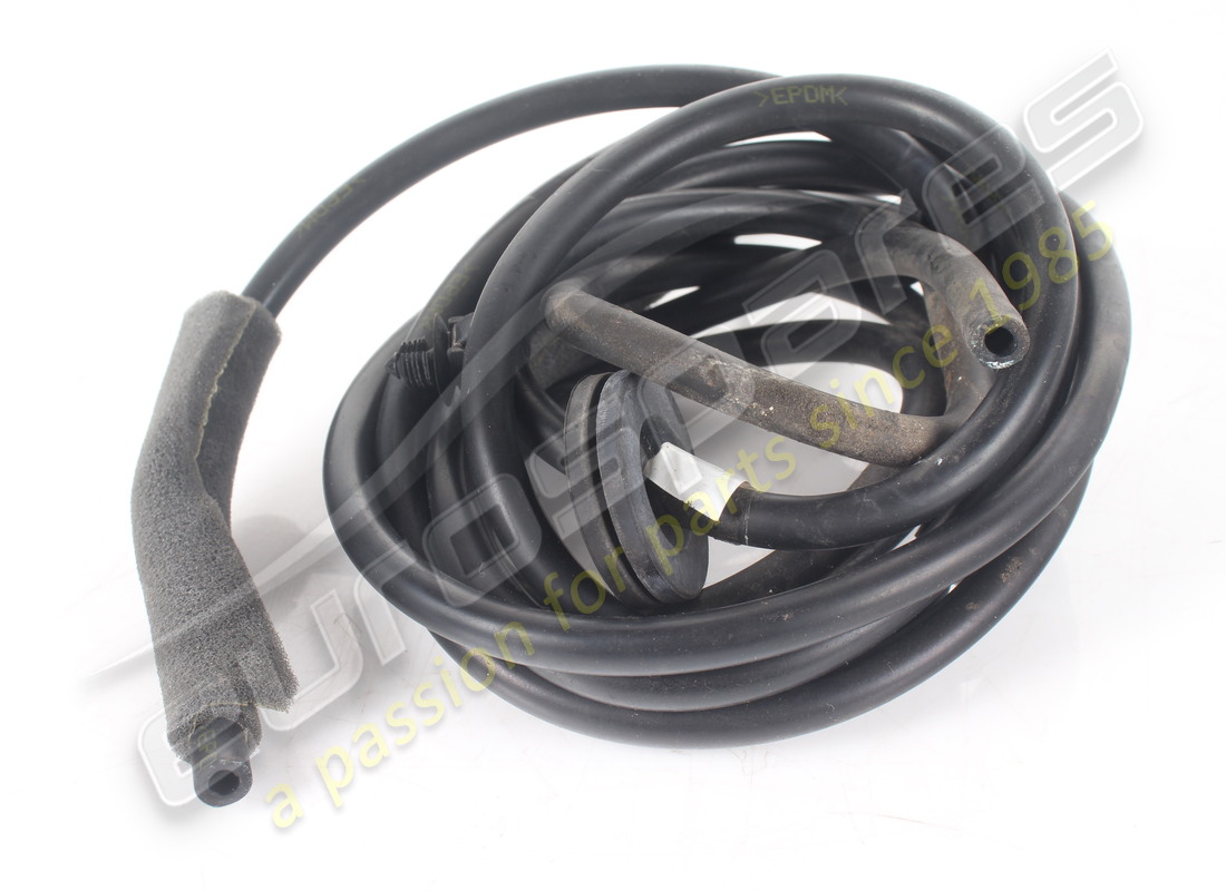 TUBERÍA USADA Ferrari DE BOMBA ELÉCTRICA. NÚMERO DE PIEZA 82199400 (1)