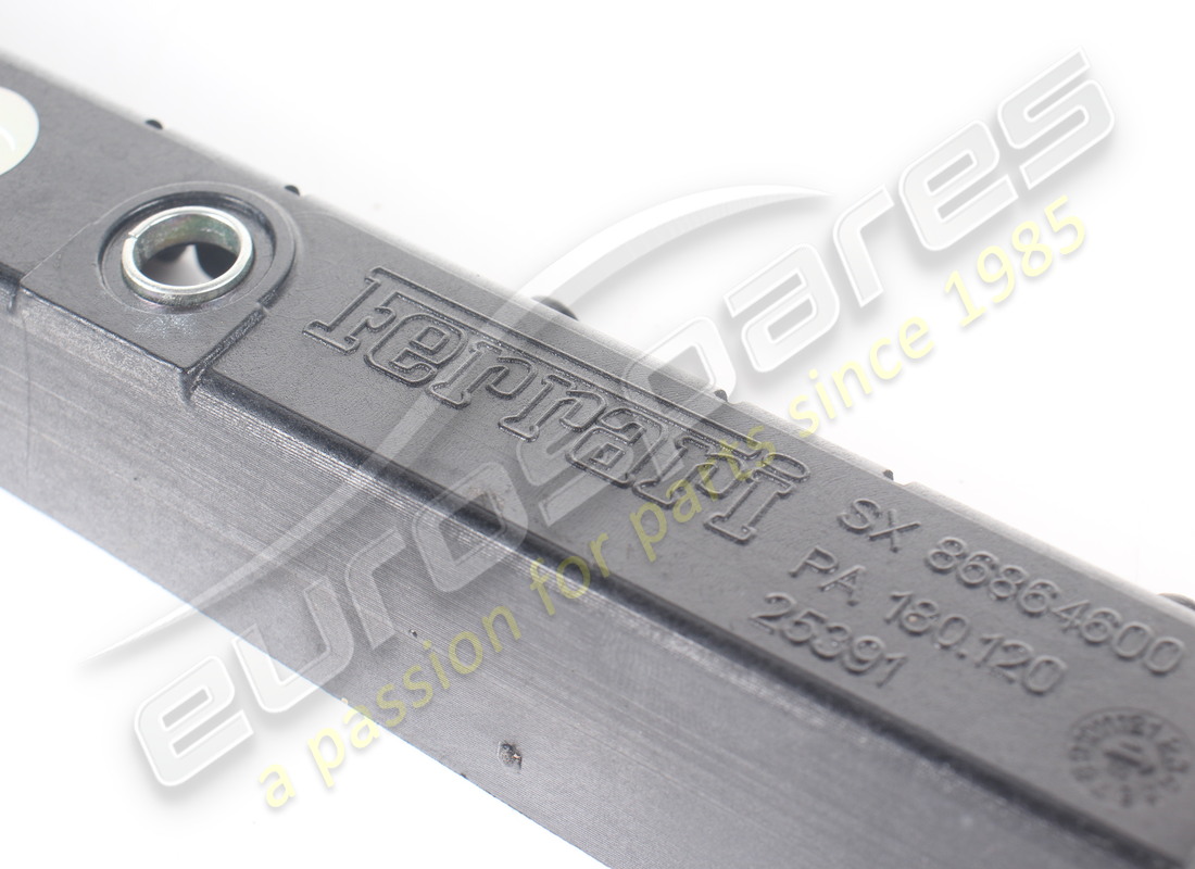 USADO FERRARI SOPORTE DE PARACHOQUES LATERAL TRASERO IZQUIERDO. NÚMERO DE PIEZA 86864600 (5) usado ferrari soporte de parachoques lateral trasero izquierdo. número de pieza 86864600 (5)