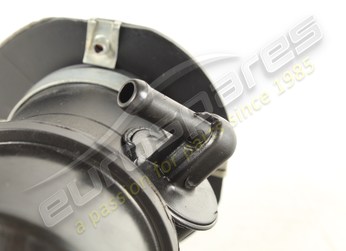 CUELLO DE LLENADO DE COMBUSTIBLE MASERATI USADO. NÚMERO DE PARTE 222257 (5) cuello de llenado de combustible maserati usado. número de parte 222257 (5)