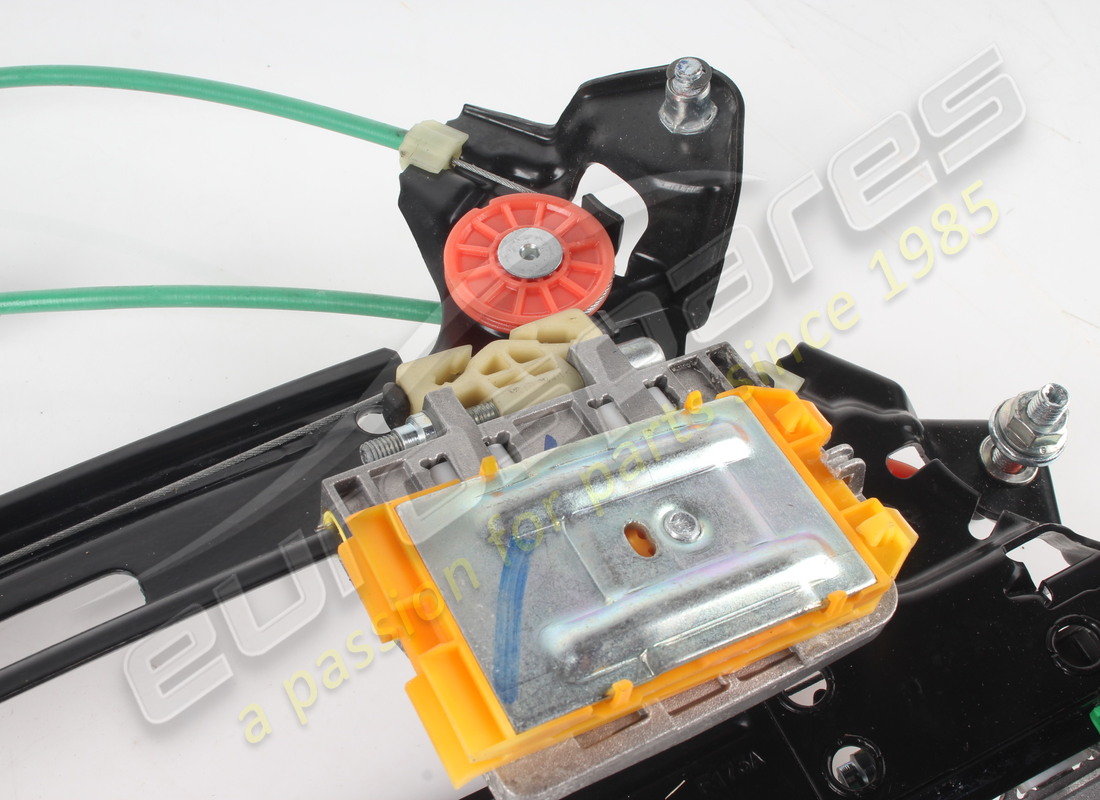 USADO FERRARIALZACRISTALLO PORTA ANTERIOR. NÚMERO DE PARTE 967211 (4) usado ferrarialzacristallo porta anterior. número de parte 967211 (4)