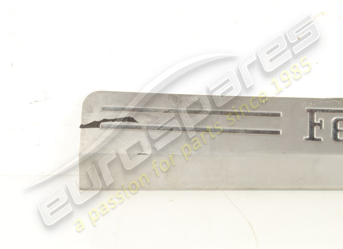 PLACA DE PROTECCIÓN IZQUIERDA Ferrari USADA. NÚMERO DE PARTE 81362300 (1)