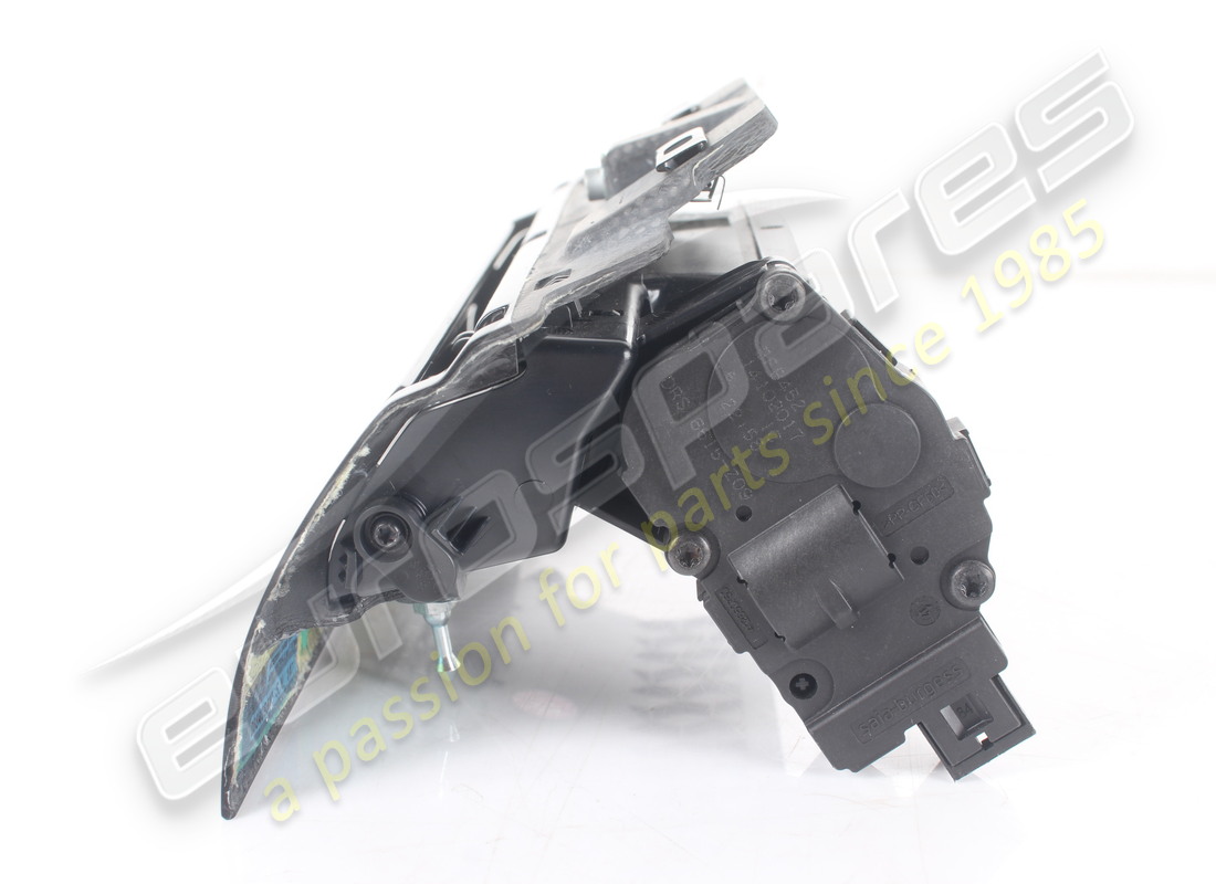 USADO EUROSPARES VENTILACIÓN CENTRAL COMPLETA EN CARBONO. NÚMERO DE PIEZA EAP1723825 (2) usado eurospares ventilación central completa en carbono. número de pieza eap1723825 (2)