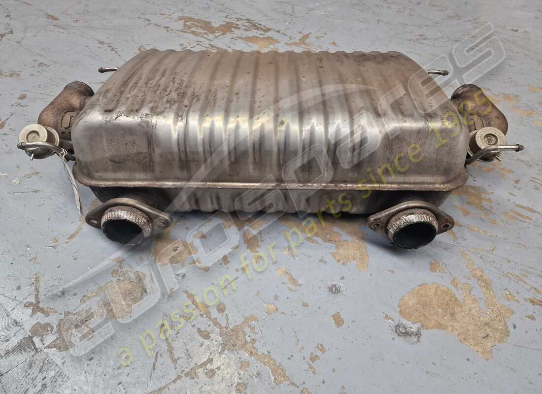 conjunto de válvula de desviación y silenciador aston martin usado. número de parte 4g435230fc (3)