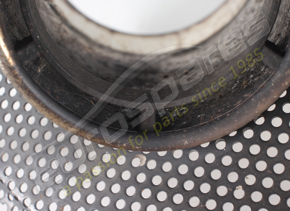 PUNTA DEL TUBO DE ESCAPE DERECHO FERRARI USADA. NÚMERO DE PARTE 87787300 (6) punta del tubo de escape derecho ferrari usada. número de parte 87787300 (6)