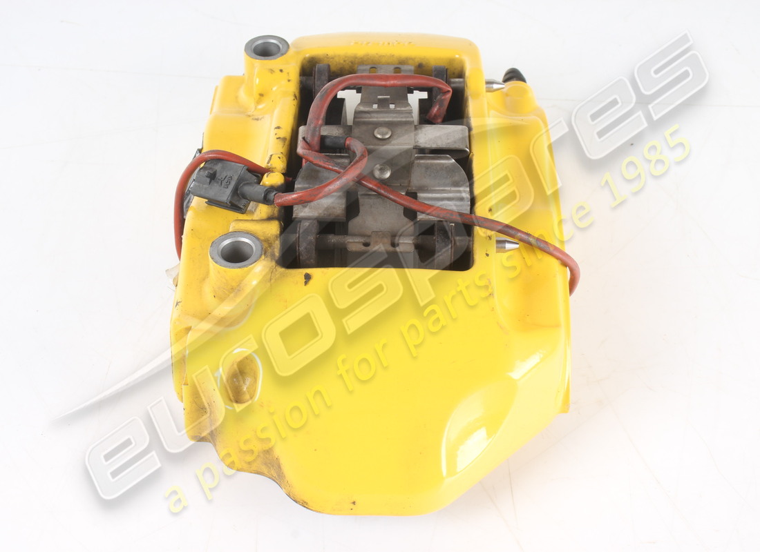 pinza trasera izquierda ferrari usada con pastillas. número de parte 336052 (2)