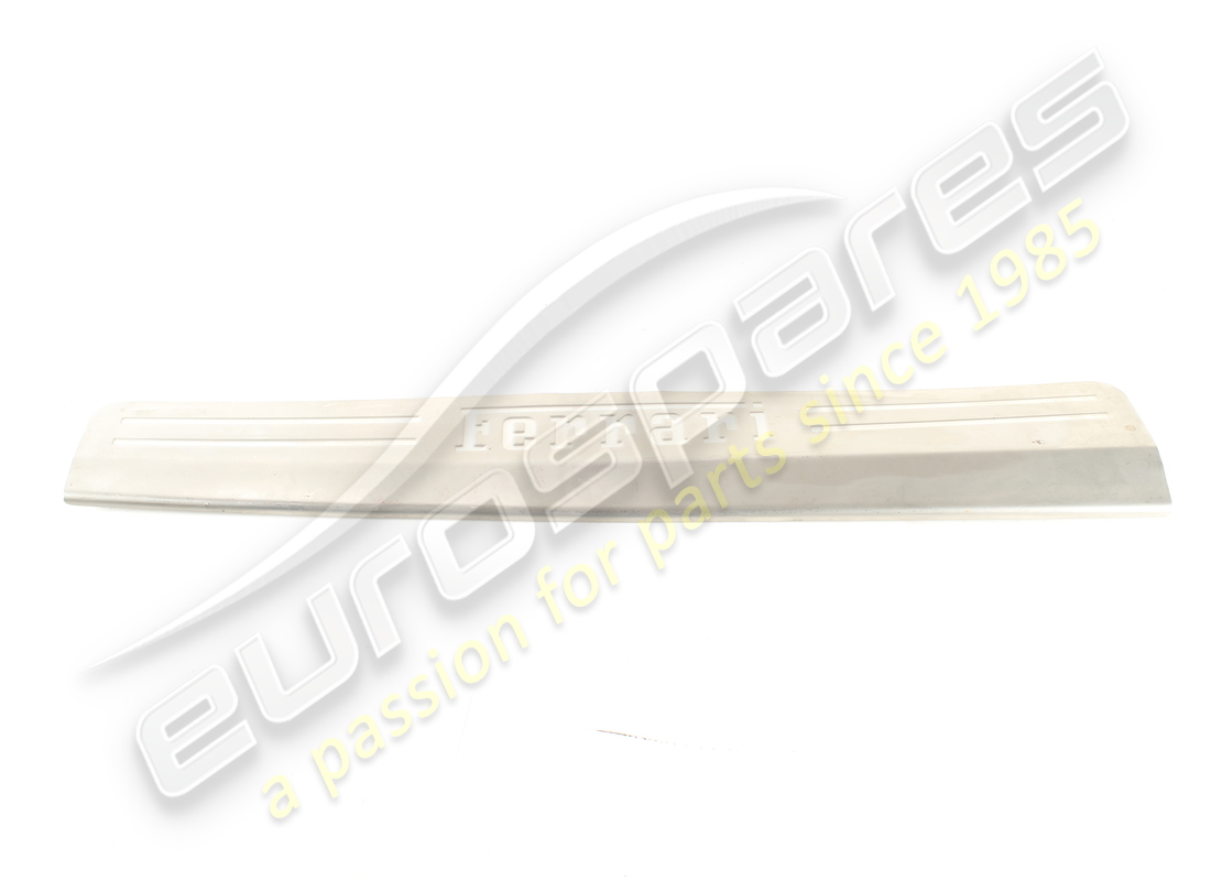 PLACA DE RACOR DERECHA Ferrari USADA. NÚMERO DE PARTE 81361800 (1)