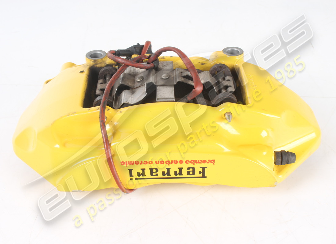 PINZA TRASERA IZQUIERDA Ferrari USADA CON PASTILLAS. NÚMERO DE PARTE 336052 (1)