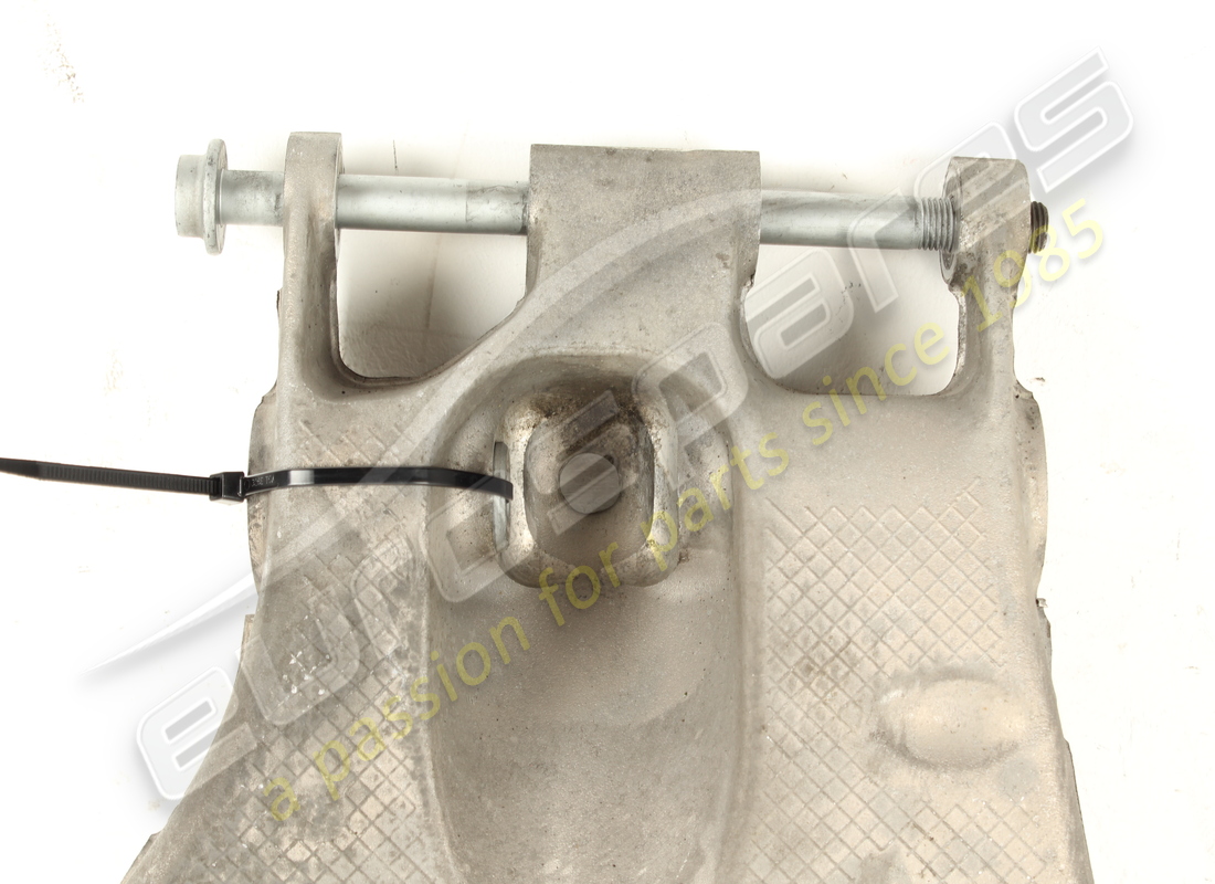 brazo trasero izquierdo completo usado ferrari. número de pieza 810450 (6)