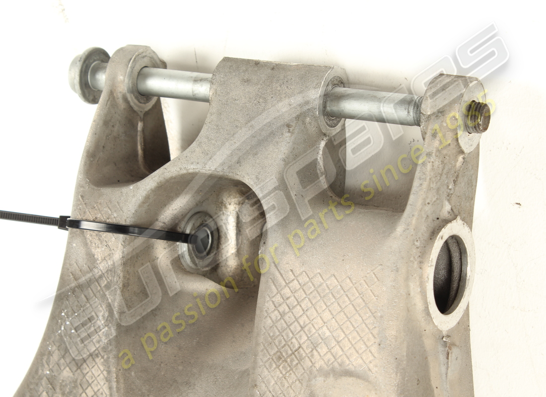 brazo trasero izquierdo completo usado ferrari. número de pieza 810450 (3)