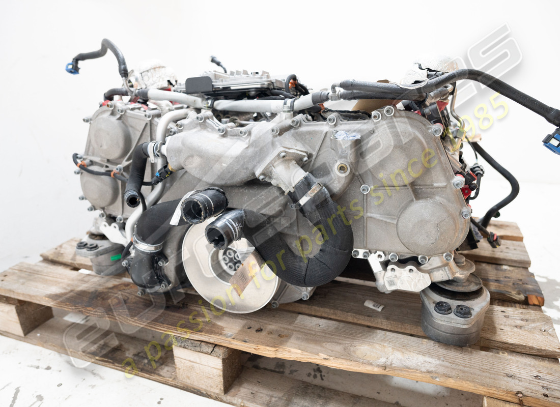 motor ferrari 296 usado. número de parte 985000364 (2)