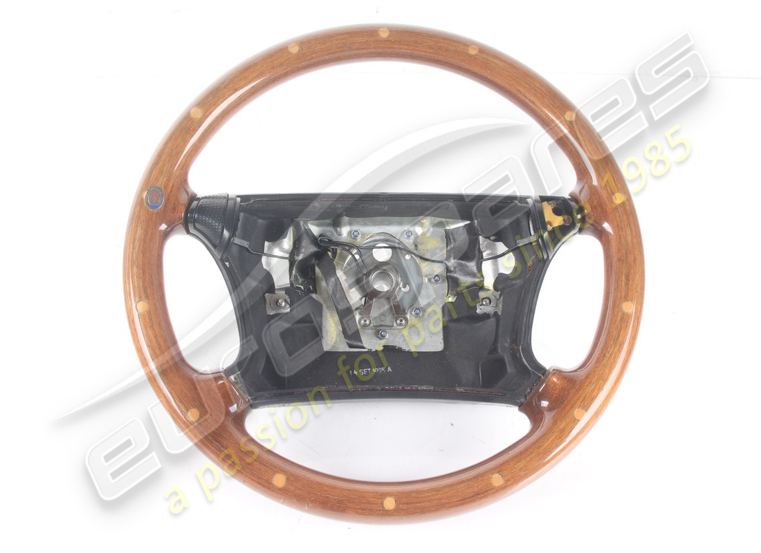 VOLANTE Maserati USADO. NÚMERO DE PARTE 377800104 (1)