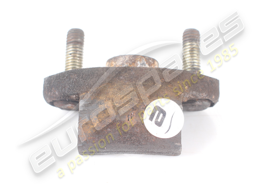 SOPORTE DE RETENCIÓN DEL FRENO DE ESTACIONAMIENTO USADO Maserati. NÚMERO DE PIEZA 318020115 (1)