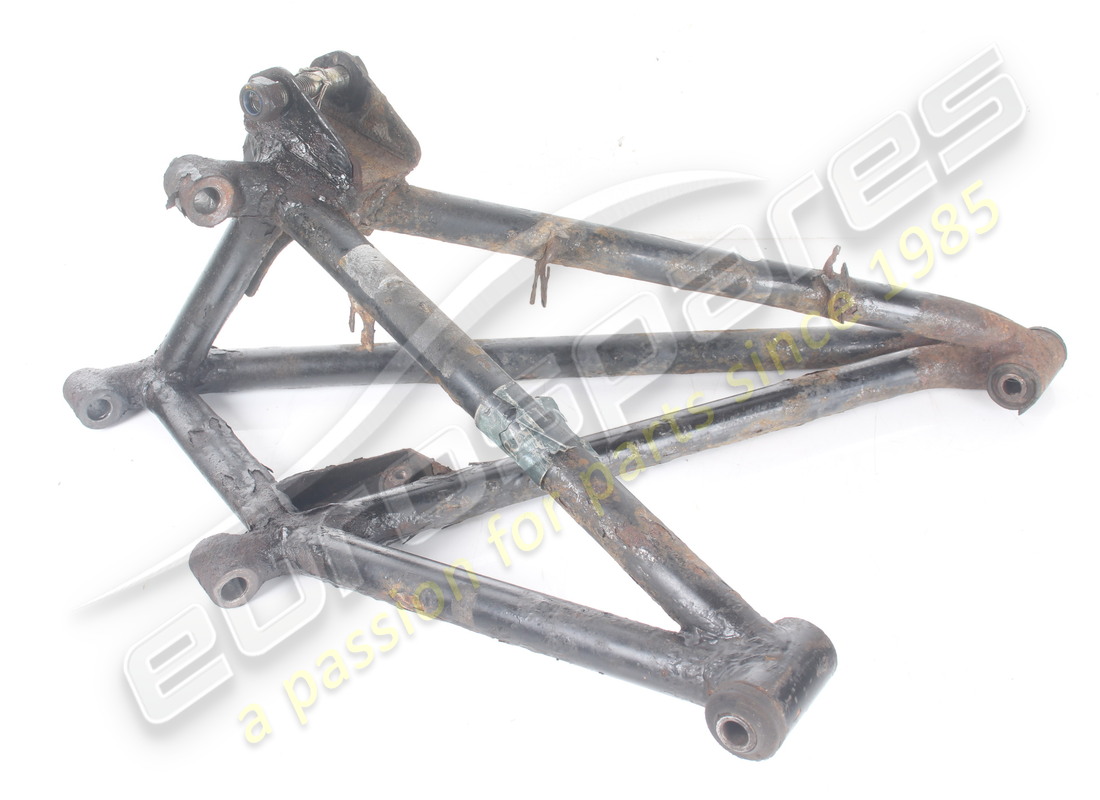 BRAZO DE SUSPENSIÓN TRASERA DERECHO USADO Maserati. NÚMERO DE PIEZA 377000102 (1)