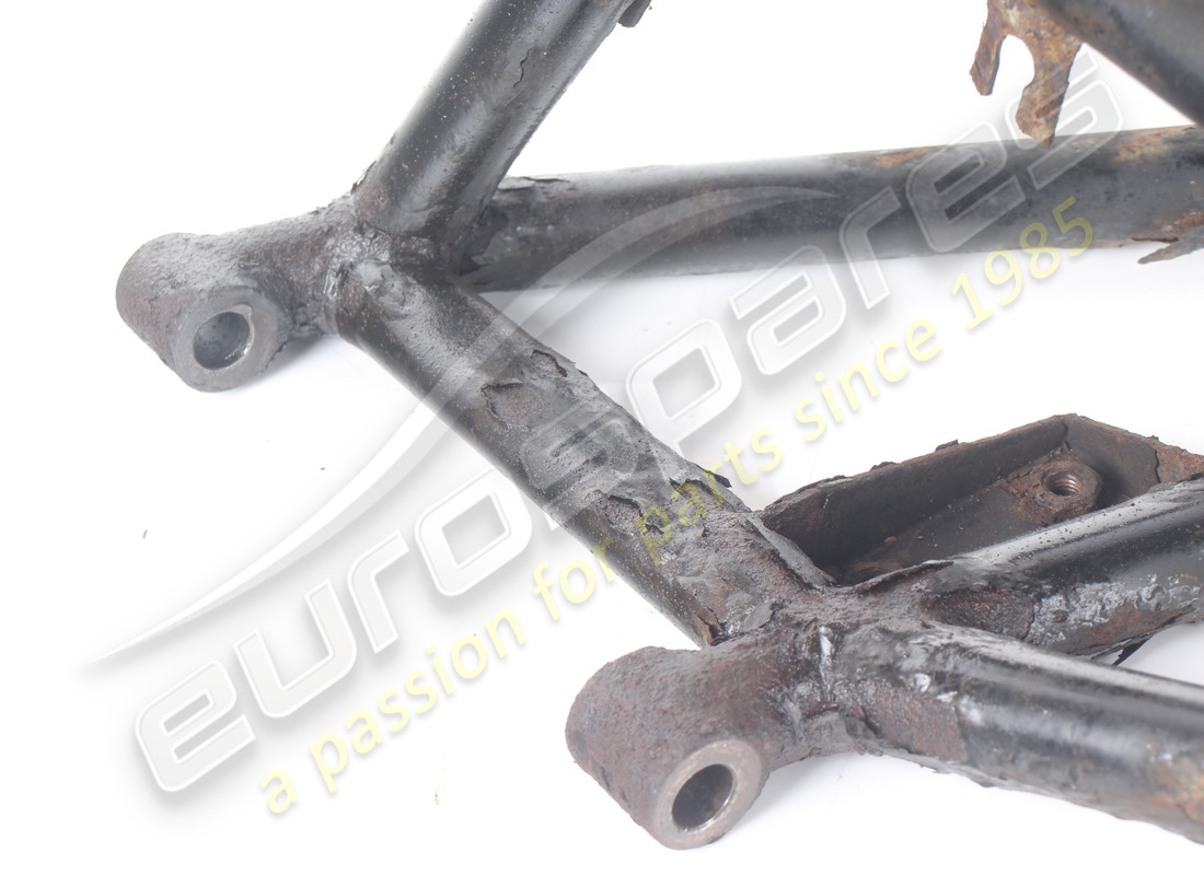 BRAZO DE SUSPENSIÓN TRASERA DERECHO USADO MASERATI. NÚMERO DE PIEZA 377000102 (3) brazo de suspensión trasera derecho usado maserati. número de pieza 377000102 (3)