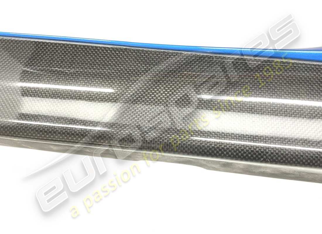 faldón lateral de carbono ferrari izquierdo usado. número de parte 985796474 (2)