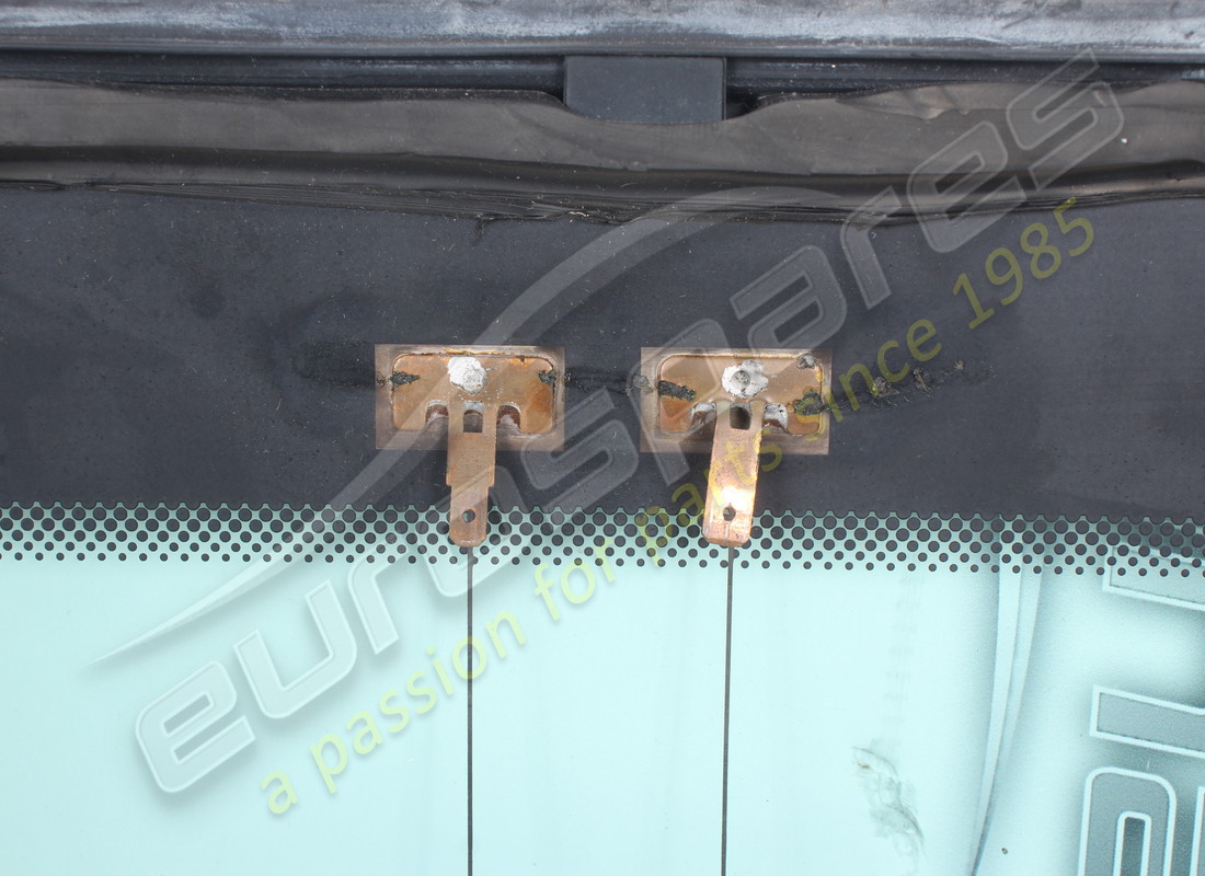 ventana trasera maserati usada. número de parte 387700600 (5)