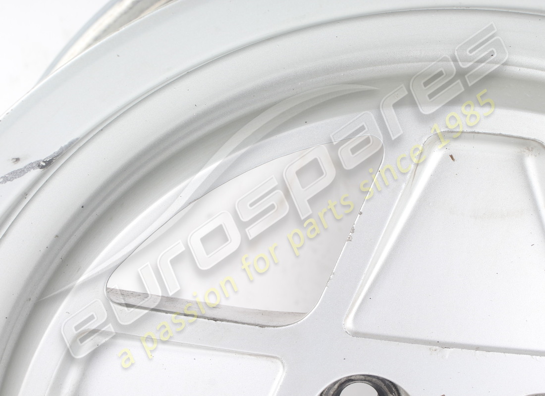 rueda trasera de carretera ferrari usada 8jx16. número de parte 130905 (5)