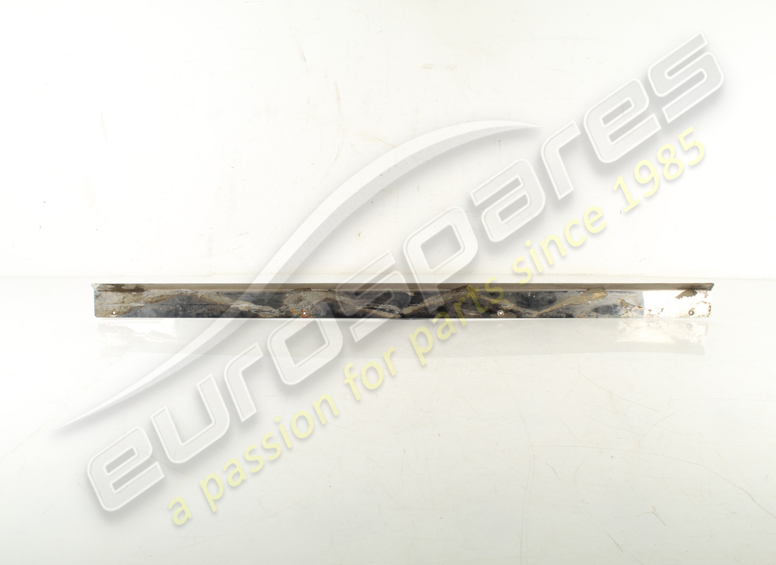 moldura ferrari usada. número de parte 2556487208 (3)