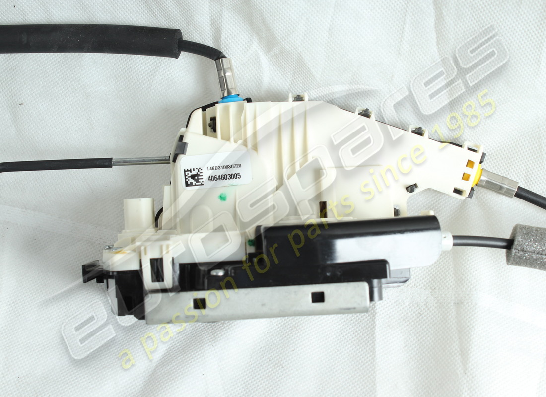 nueva maserati cerradura de la puerta delantera derecha. número de parte 670107780 (2)