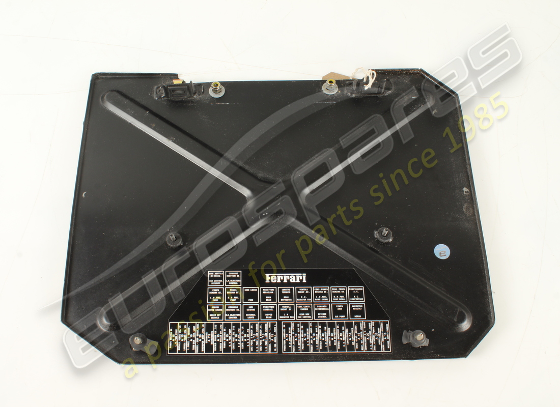 PLACA DE REPOSAPIÉS DE PASAJERO USADA Ferrari. NÚMERO DE PIEZA 172554 (1)