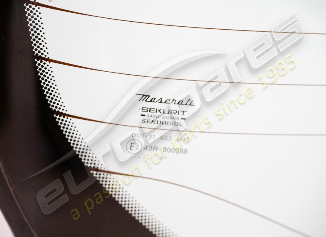 VENTANA TRASERA MASERATI USADA. NÚMERO DE PARTE 387700600 (3) ventana trasera maserati usada. número de parte 387700600 (3)