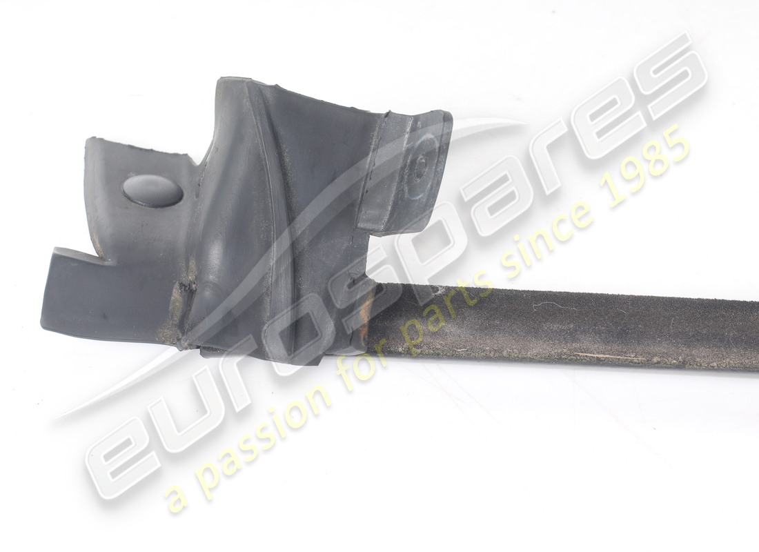 used maserati front rh window weather gask. part number 67820200 (2)