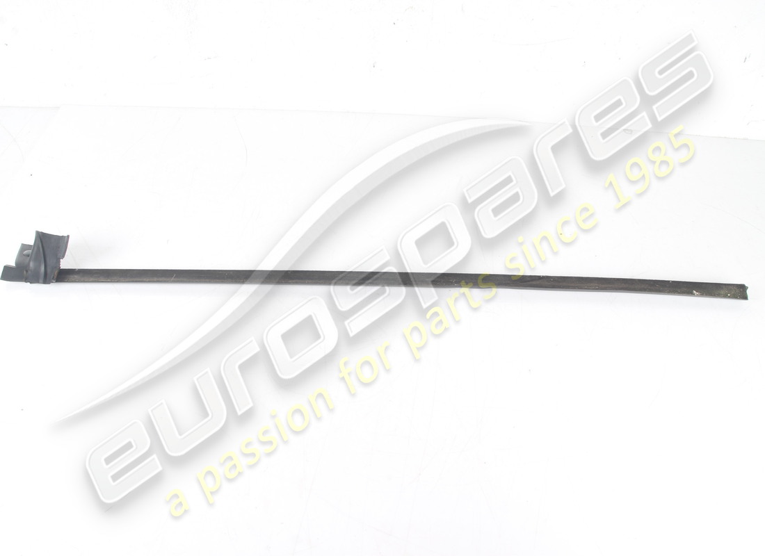 JUNTA DE ESTANQUEIDAD DE LA VENTANA DELANTERA DERECHA USADA Maserati. NÚMERO DE PIEZA 67820200 (1)