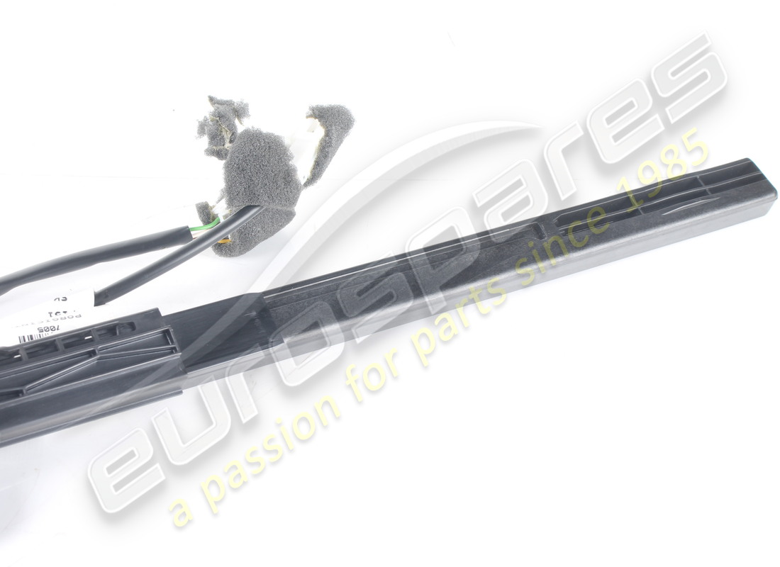 EXTENSOR DE CORREA IZQUIERDO FERRARI USADO. NÚMERO DE PIEZA 82251900 (3) extensor de correa izquierdo ferrari usado. número de pieza 82251900 (3)