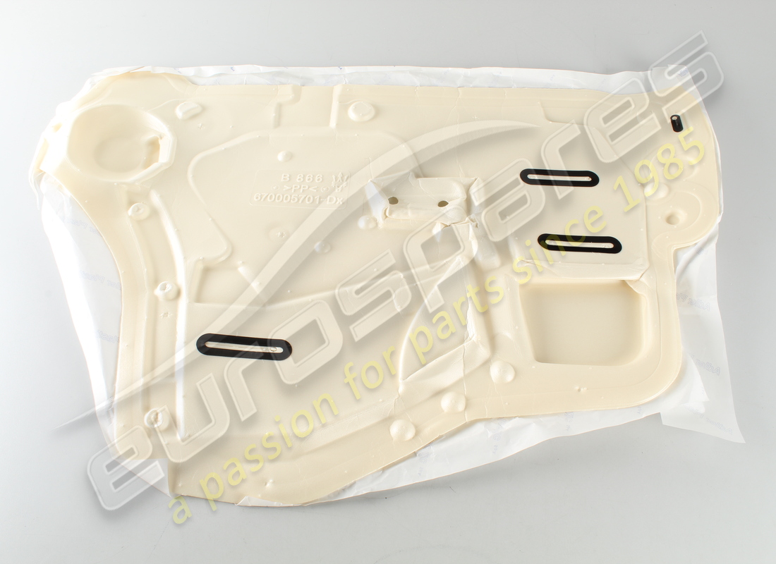 NUEVO MASERATI PROTECTOR DE AGUA PARA PUERTA DELANTERA DERECHA. NÚMERO DE PIEZA 670005701 (1) nuevo maserati protector de agua para puerta delantera derecha. número de pieza 670005701 (1)