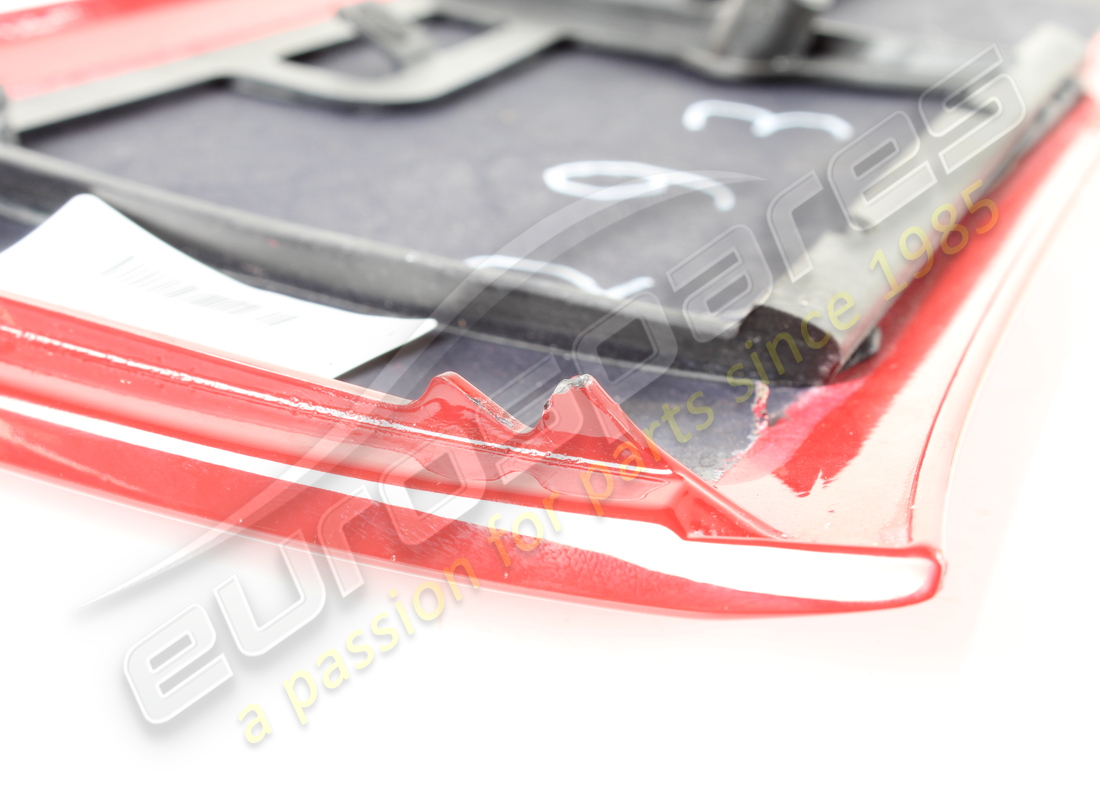 cubierta del alerón superior completa dañada ferrari. número de pieza 985821722 (9)