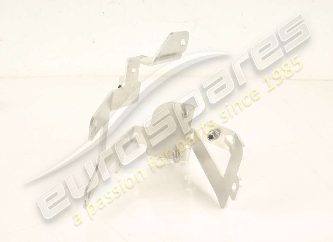 USED FERRARI STAFFA PASS START + CENTR MA. PART NUMBER 778365 (4) used ferrari staffa pass start + centr ma. part number 778365 (4)